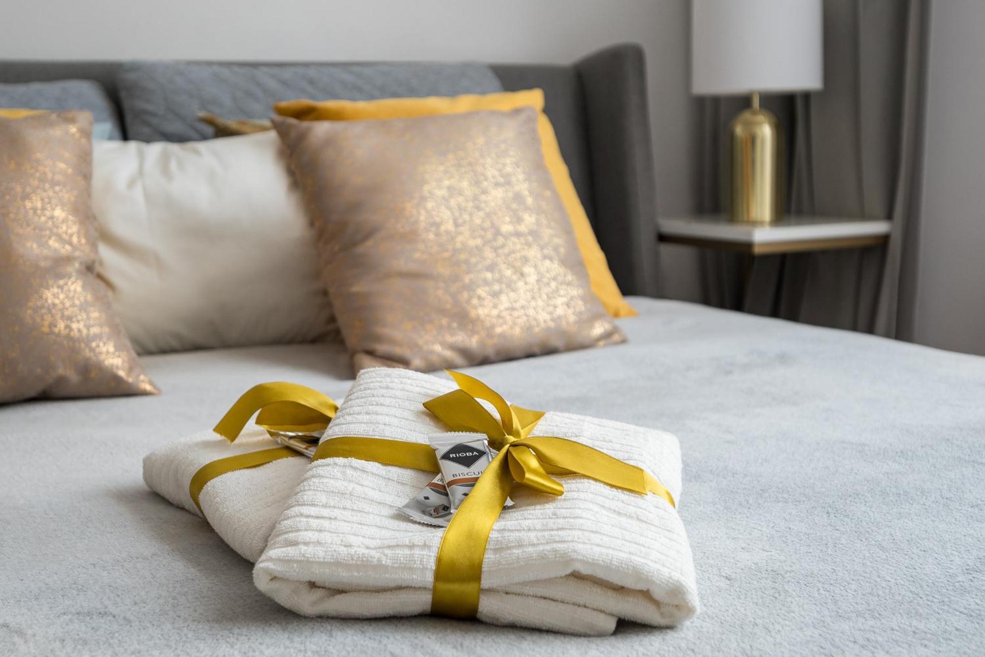 Gold Premium Central Suite 950 M To Central Station Parking Varšava Exteriér fotografie