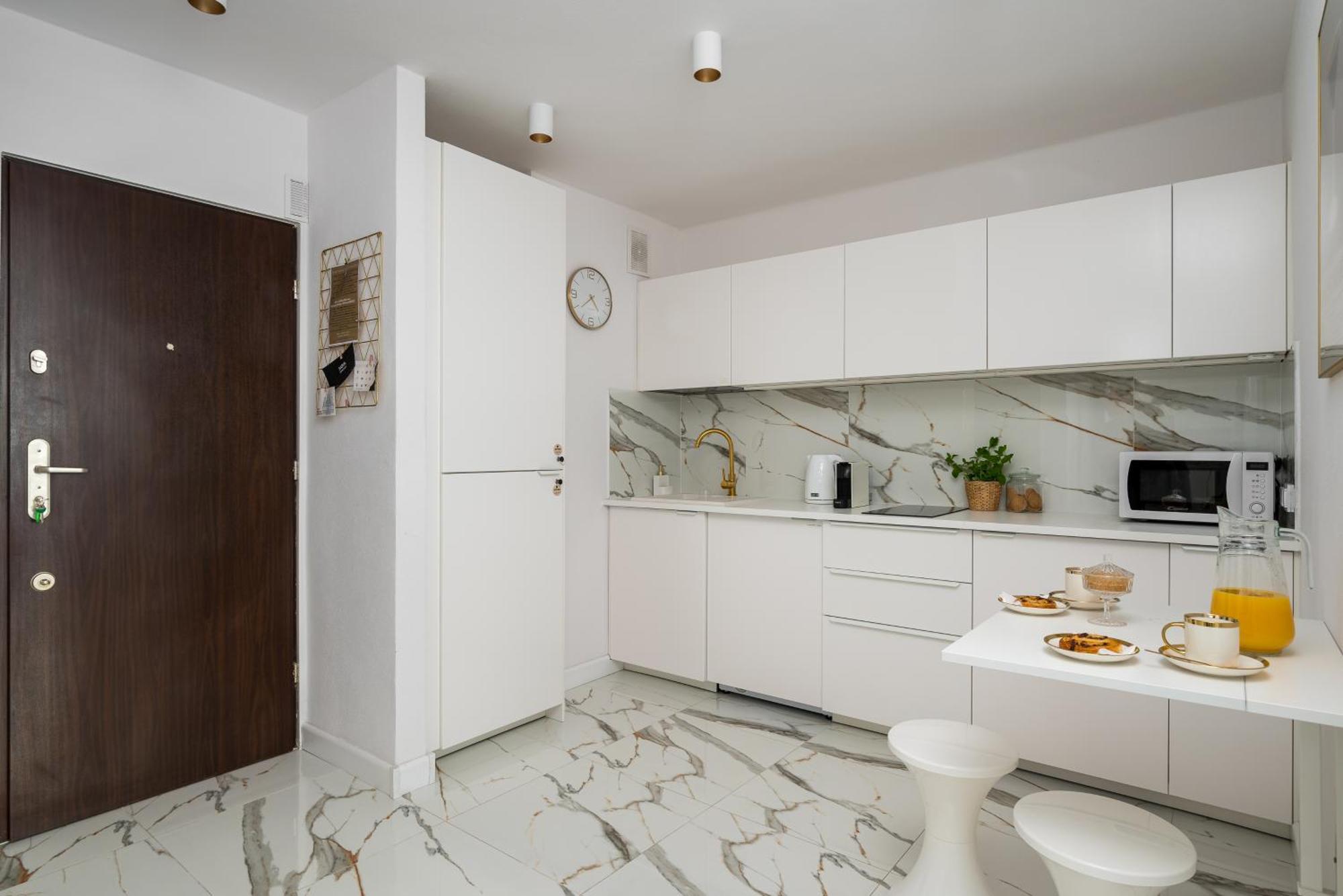 Gold Premium Central Suite 950 M To Central Station Parking Varšava Exteriér fotografie