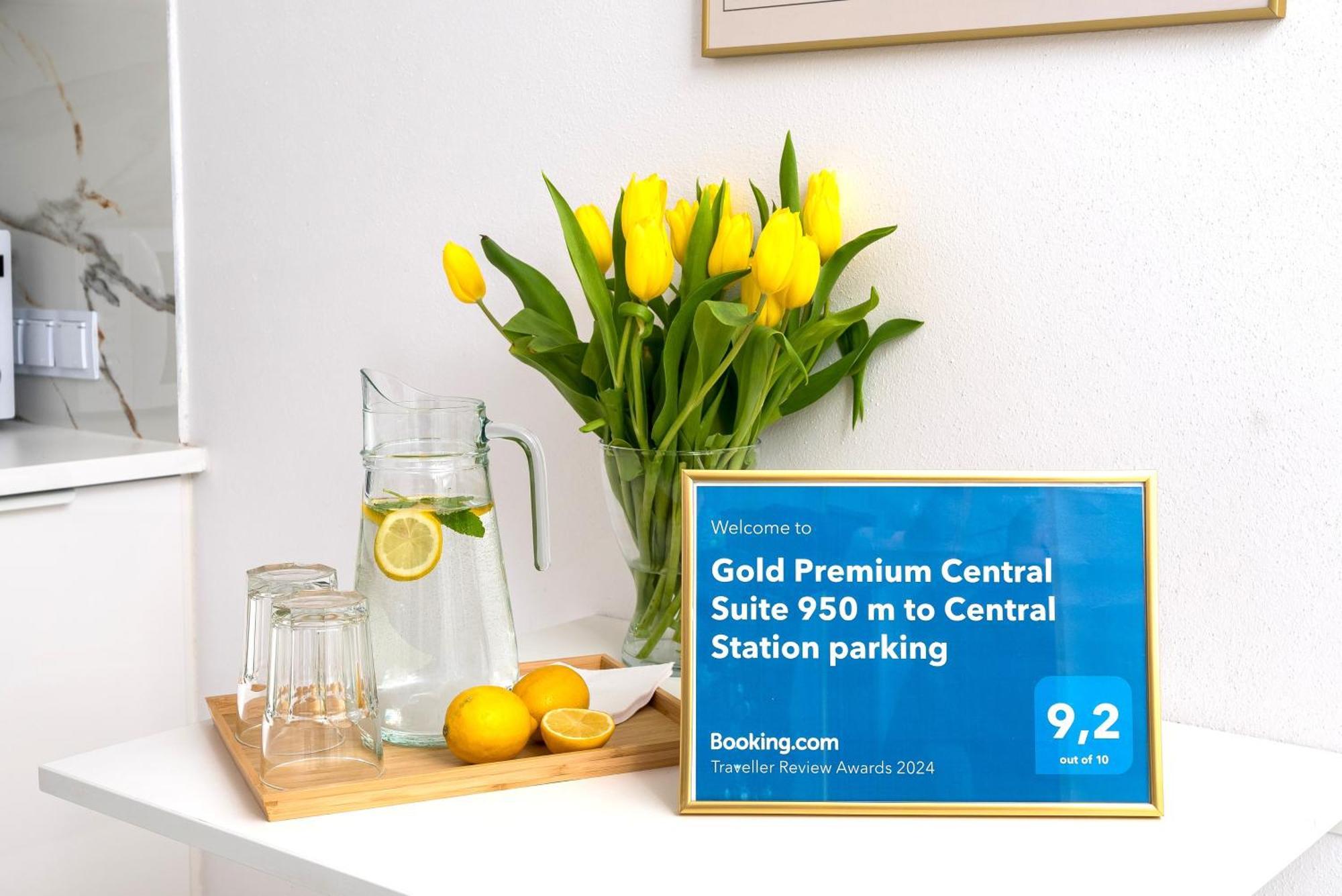 Gold Premium Central Suite 950 M To Central Station Parking Varšava Exteriér fotografie